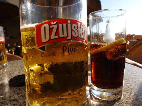 Na upały: piwo Ožujsko i legendarna Cockta